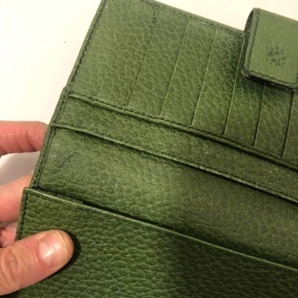 Gucci green leather wallet